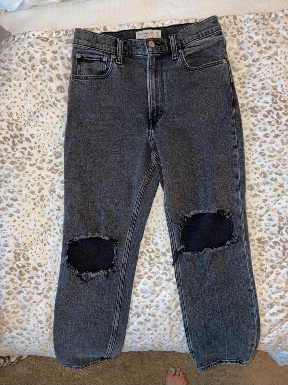 Abercrombie & Fitch Women’s Mom High-Rise Jeans